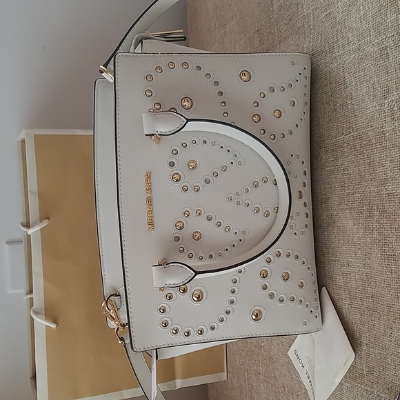 Michael Kors Handbags - Authentic Michael Kors purse